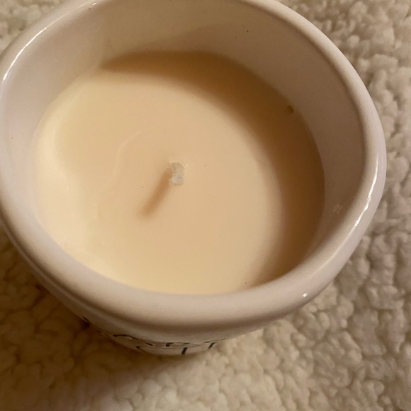 Rae Dunn Easter Candle. - Picture 3 of 5